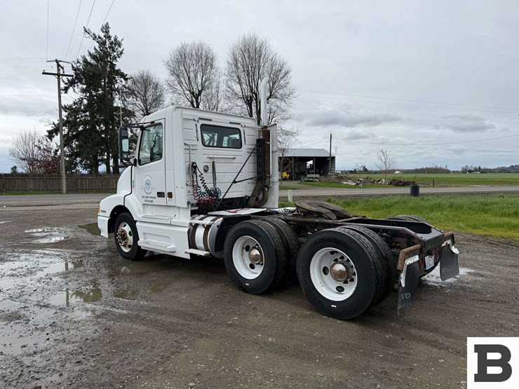 2001-volvo-vnl-tractor-truck---albany,-or-image-3