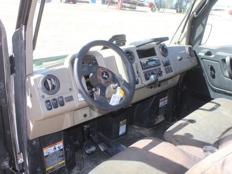 2023-john-deere-gator-image-24