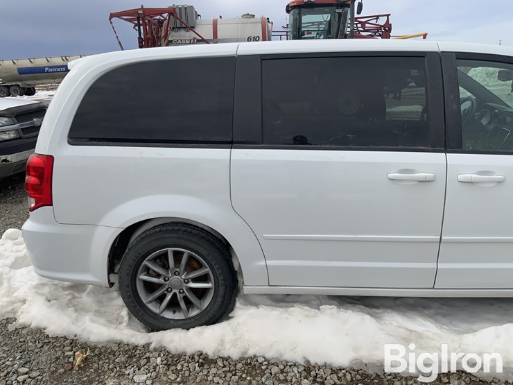 2016-dodge-grand-caravan-image-15