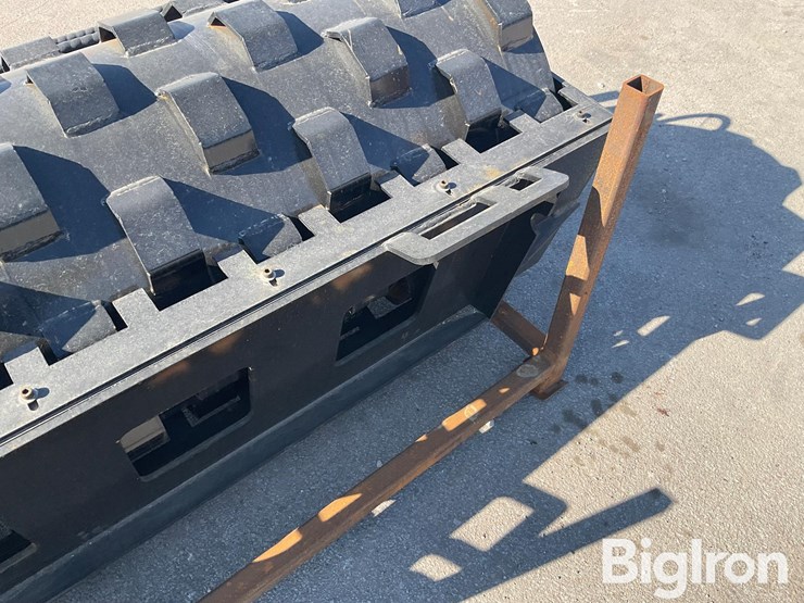 2025-massey-ferguson-730-image-9