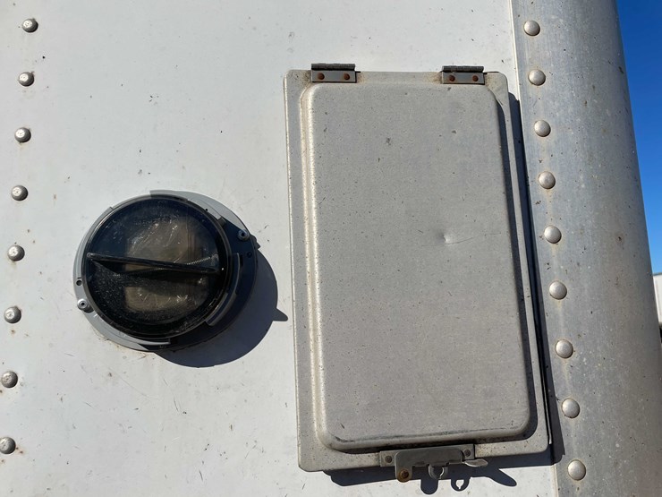 #1262-•-2011-wabash-semi-trailer-(title-in-delay)-(denmark,-wi)-image-12