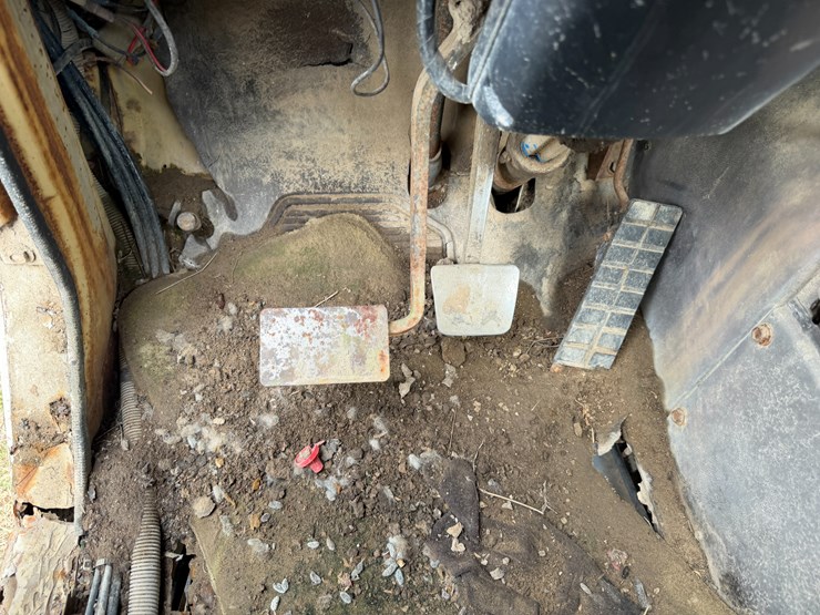 #41247-•-inop-1978-international-f-2275-daycab-truck-image-52