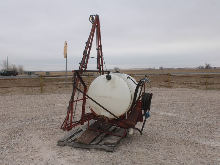 #2094-•-3-point-sprayer-with-200-gallon-tank-image-4