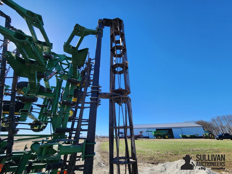 2011-john-deere-2210-image-16