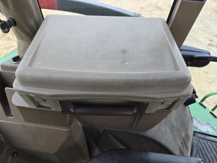 2001-john-deere-7810-image-22