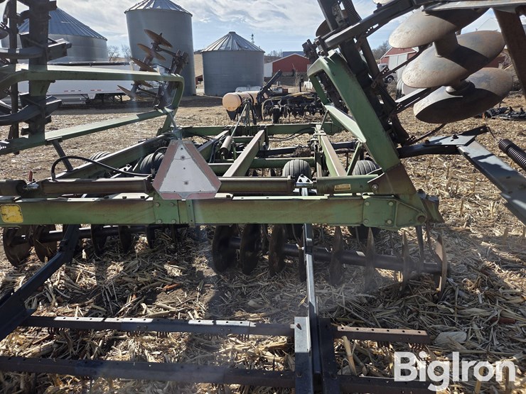 john-deere-230-image-14