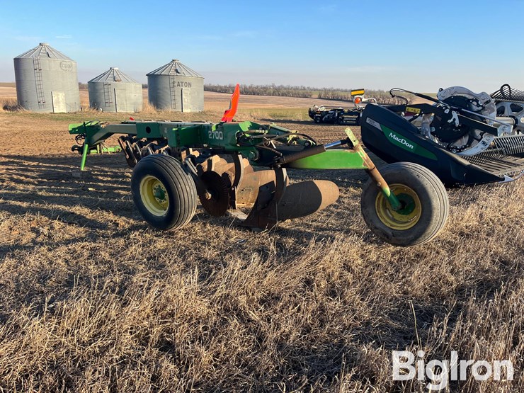 john-deere-2700-image-7