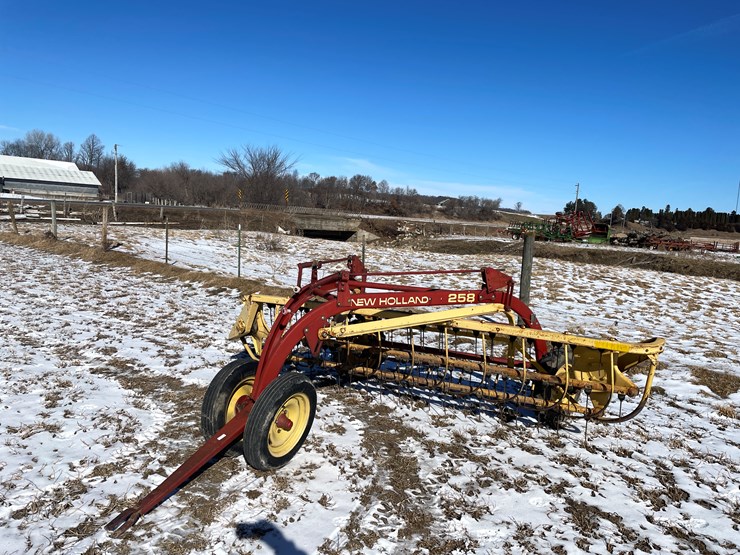 new-holland-258-image-1