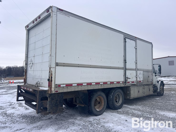 2004-international-durastar-4400-image-5