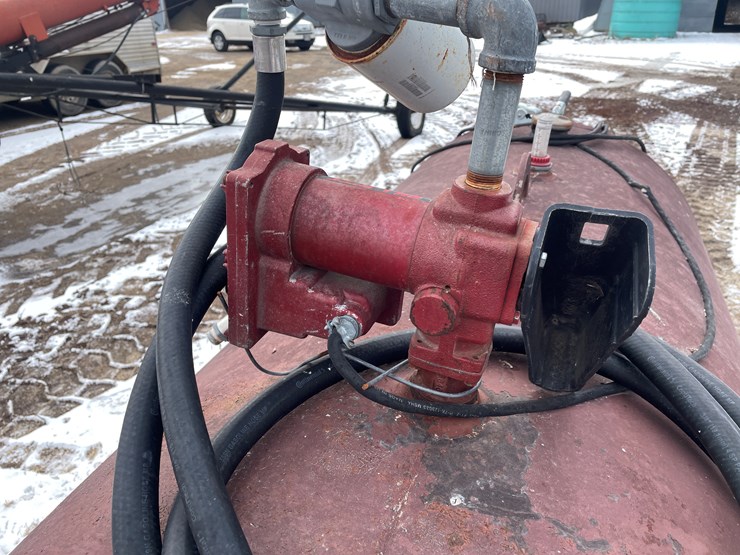 #7404-•-275-gallon-fuel-tank-with-pump-(somerset,-wi)-image-5