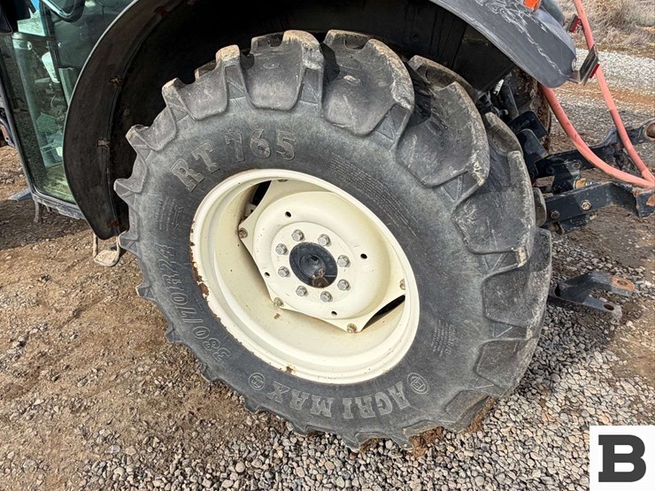 2008-new-holland-tn85fa-image-16