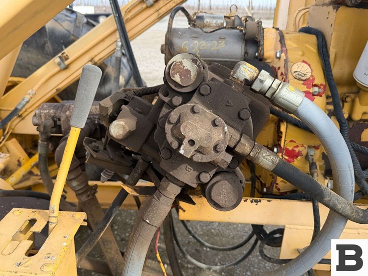 1995-international-915-image-23