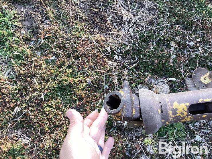 new-holland-790-image-16