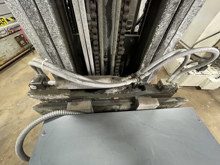 #1230-•-toyota-electric-forklift-(shawano,-wi)-image-9