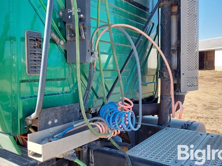 2011-international-prostar-image-16