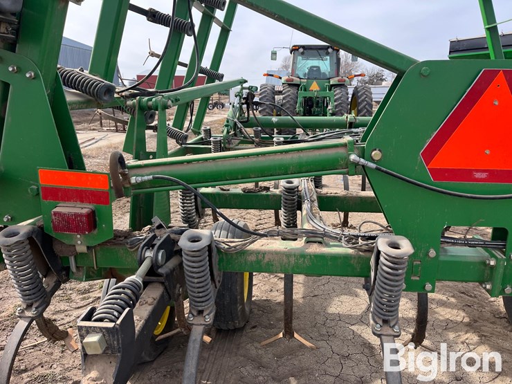 john-deere-2210-image-19