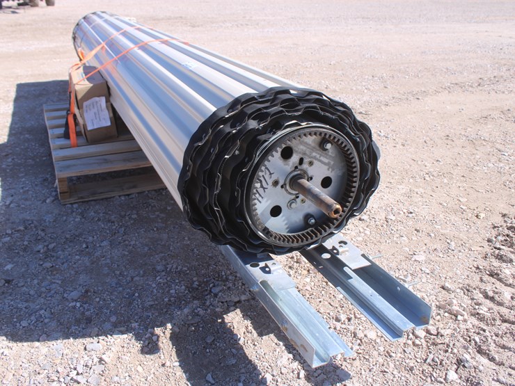 #2072-•-rollup-door-with-hardware-image-7