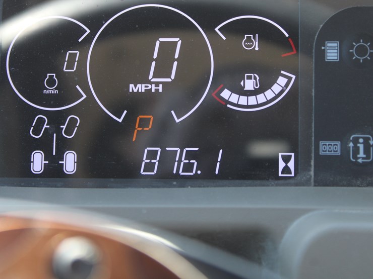 2023-john-deere-gator-image-31