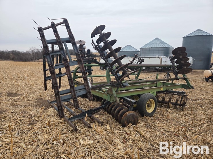 john-deere-230-image-5