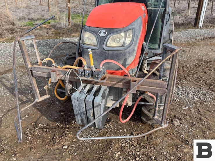 2016-kubota-m8540hd-image-9