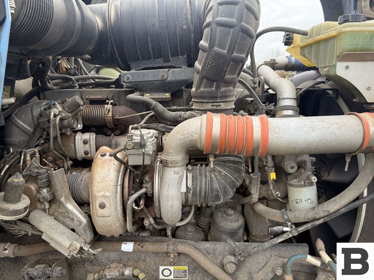 2013-kenworth-t800-image-16