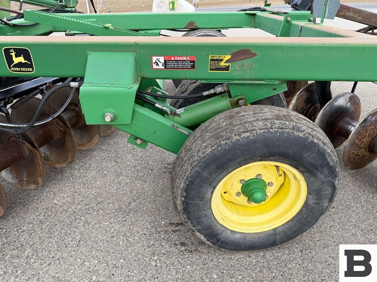 john-deere-650-image-22