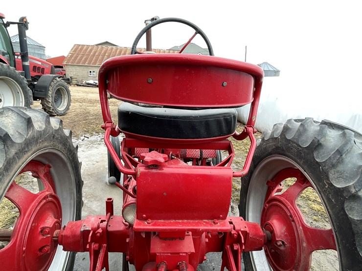 #3206-•-farmall-h-tractor-image-33