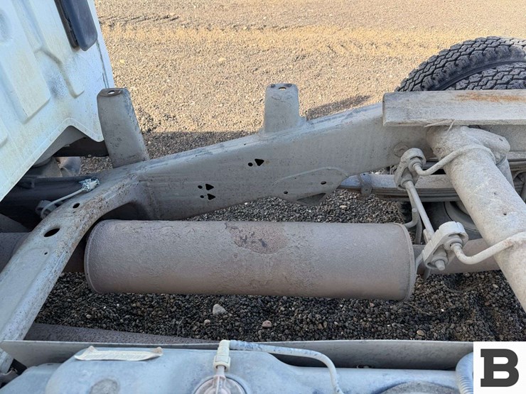 2015-chevrolet-silverado-3500-image-14