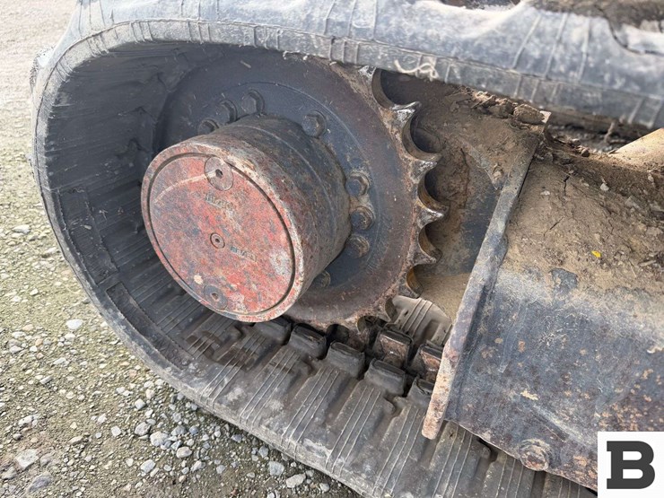 2012-deere-35d-image-21