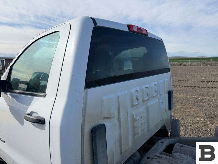 2018-chevrolet-silverado-3500-image-12