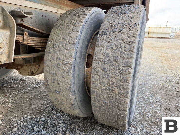 1993-ford-f700-image-14