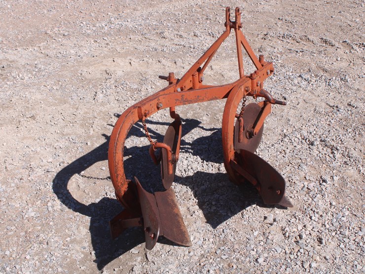 #2042-•-dearborn-2-bottom-plow-image-3