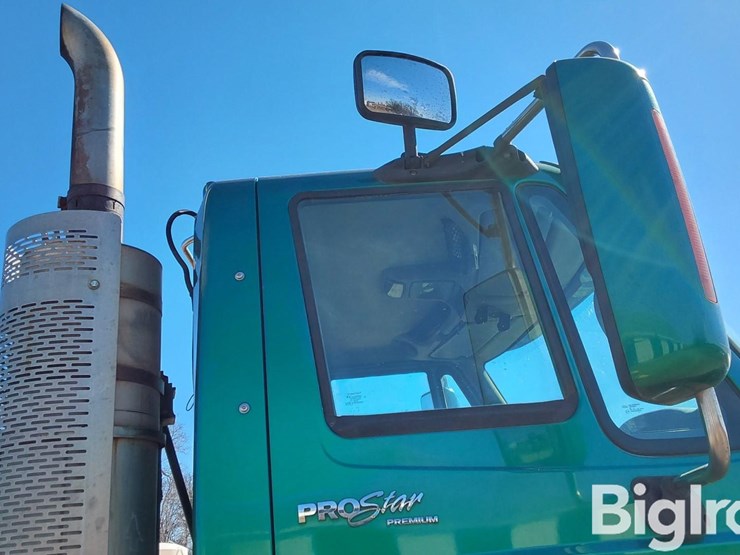 2011-international-prostar-image-15