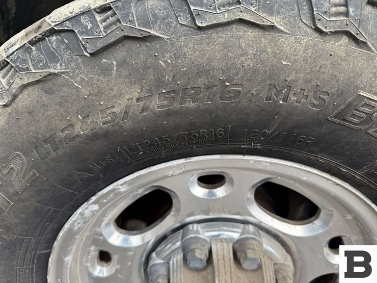 2002-chevrolet-silverado-2500-image-11