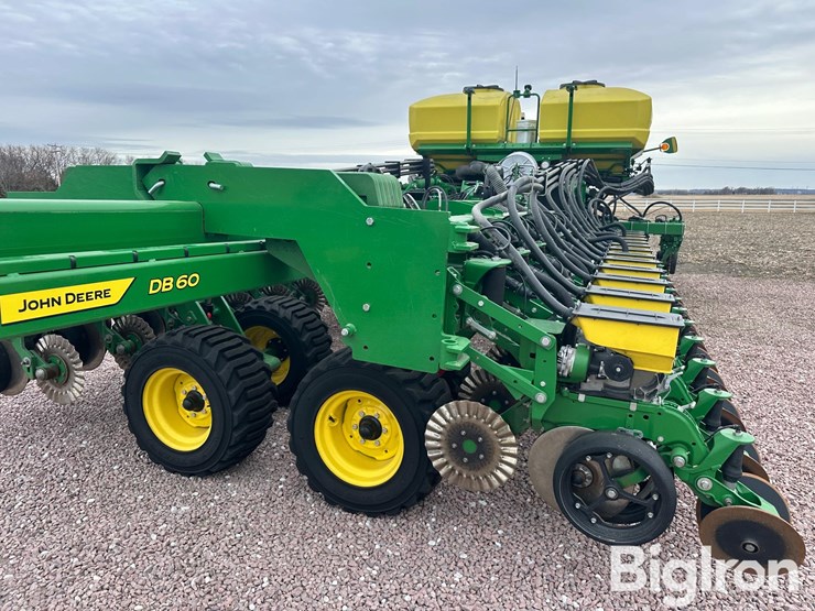 2024-john-deere-db60-image-11