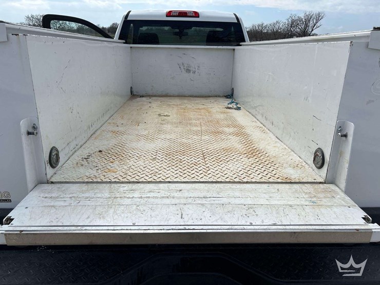 2021-chevrolet-silverado-2500-image-24