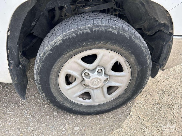 2014-toyota-tundra-image-27