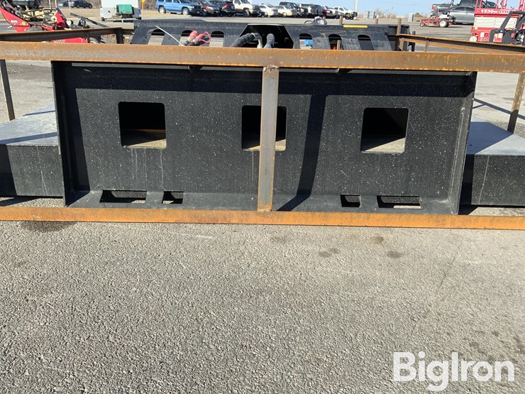 2025-massey-ferguson-730-image-9