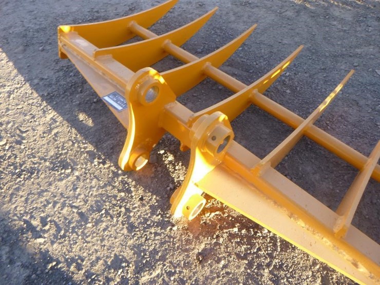 caterpillar-303-image-5