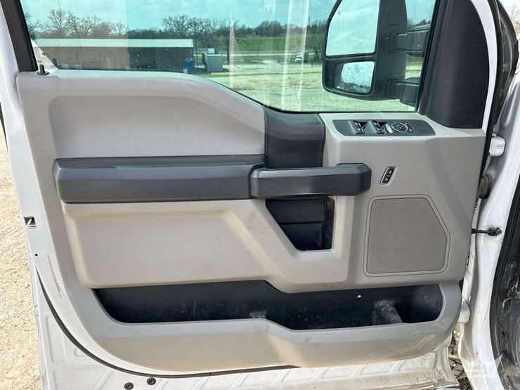 2019-ford-f250-image-12