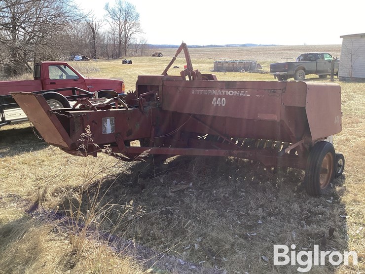 international-440-image-5