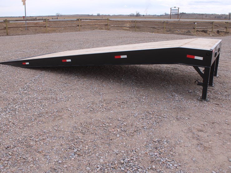#2022-•-industrious-america-adjustable-load-ramp-32k-lb-capacity-image-3