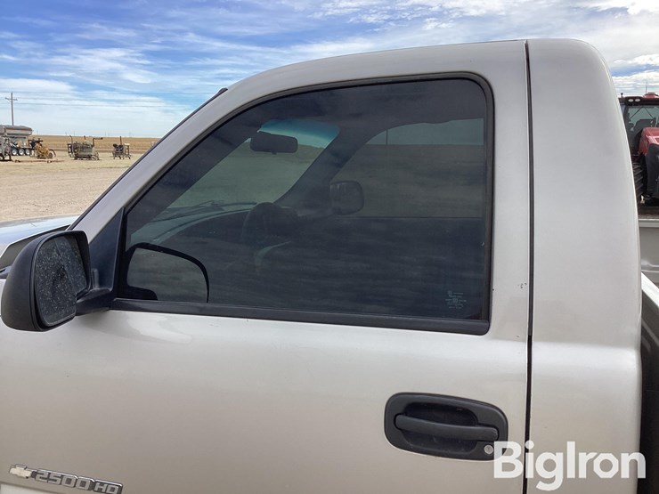 2005-chevrolet-silverado-2500-image-15