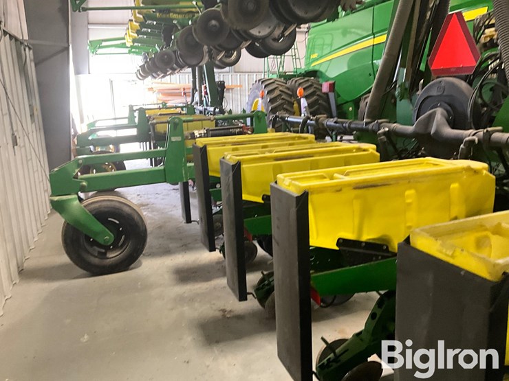 john-deere-1720-image-18