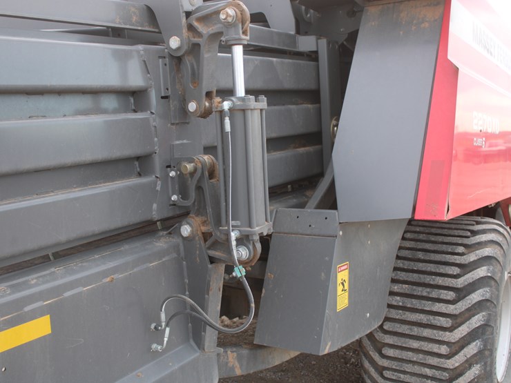 massey-ferguson-2270xd-image-30