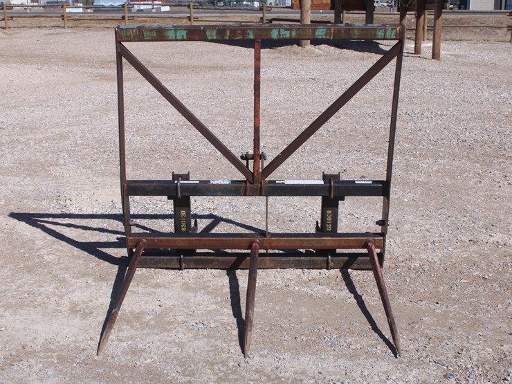 #2068-•-uro-attach-3-spear-hay-fork-with-48-inch-spikes-image-1