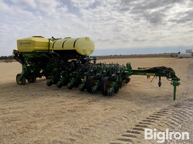 2023-john-deere-1775nt-image-3