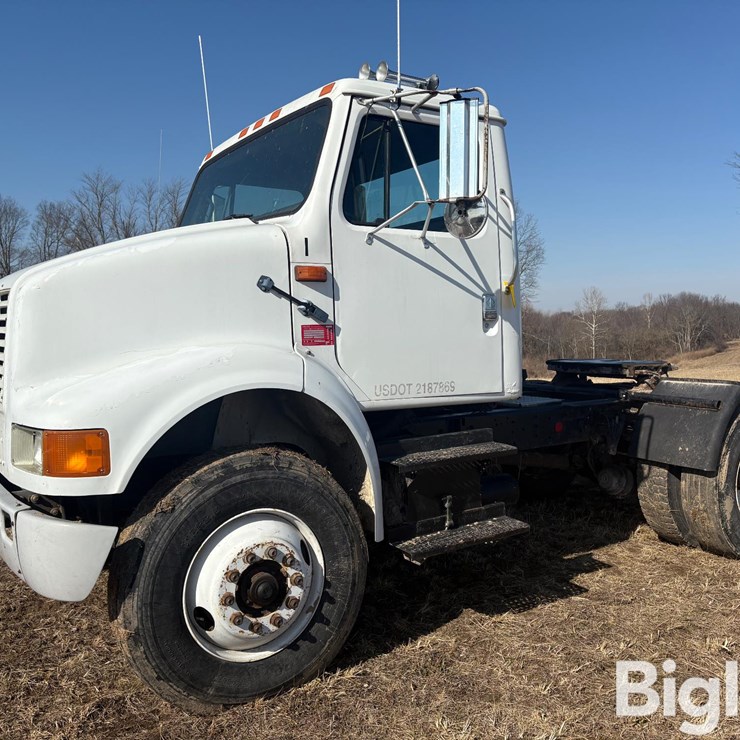 1992 INTERNATIONAL 7100