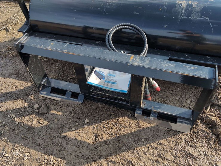 (1)-agrotk-mower-king-skid-steer-rotary-angle-broom---ssab-72-image-3