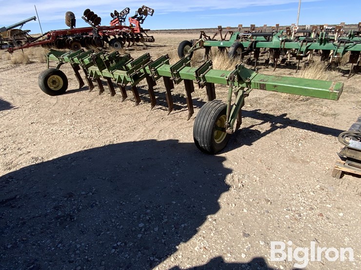 john-deere-11-image-1